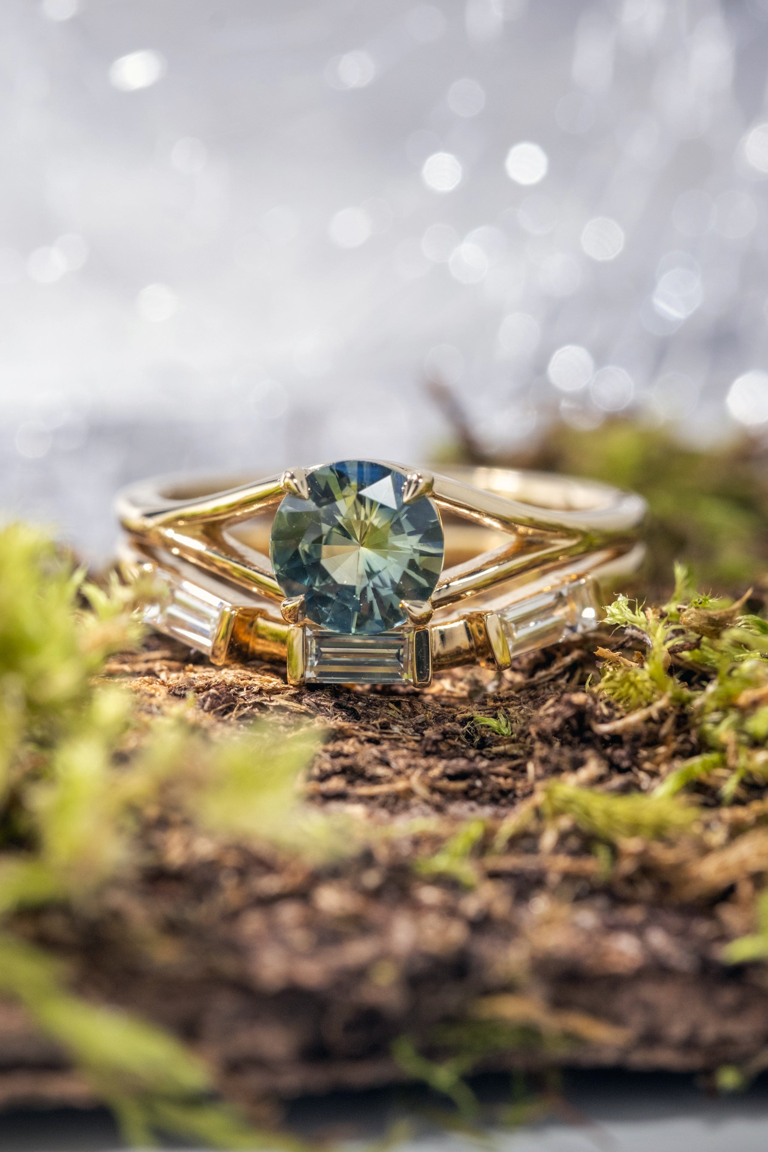 1.01ct Stella Round Teal Blue Sapphire & Diamond Enagement Ring