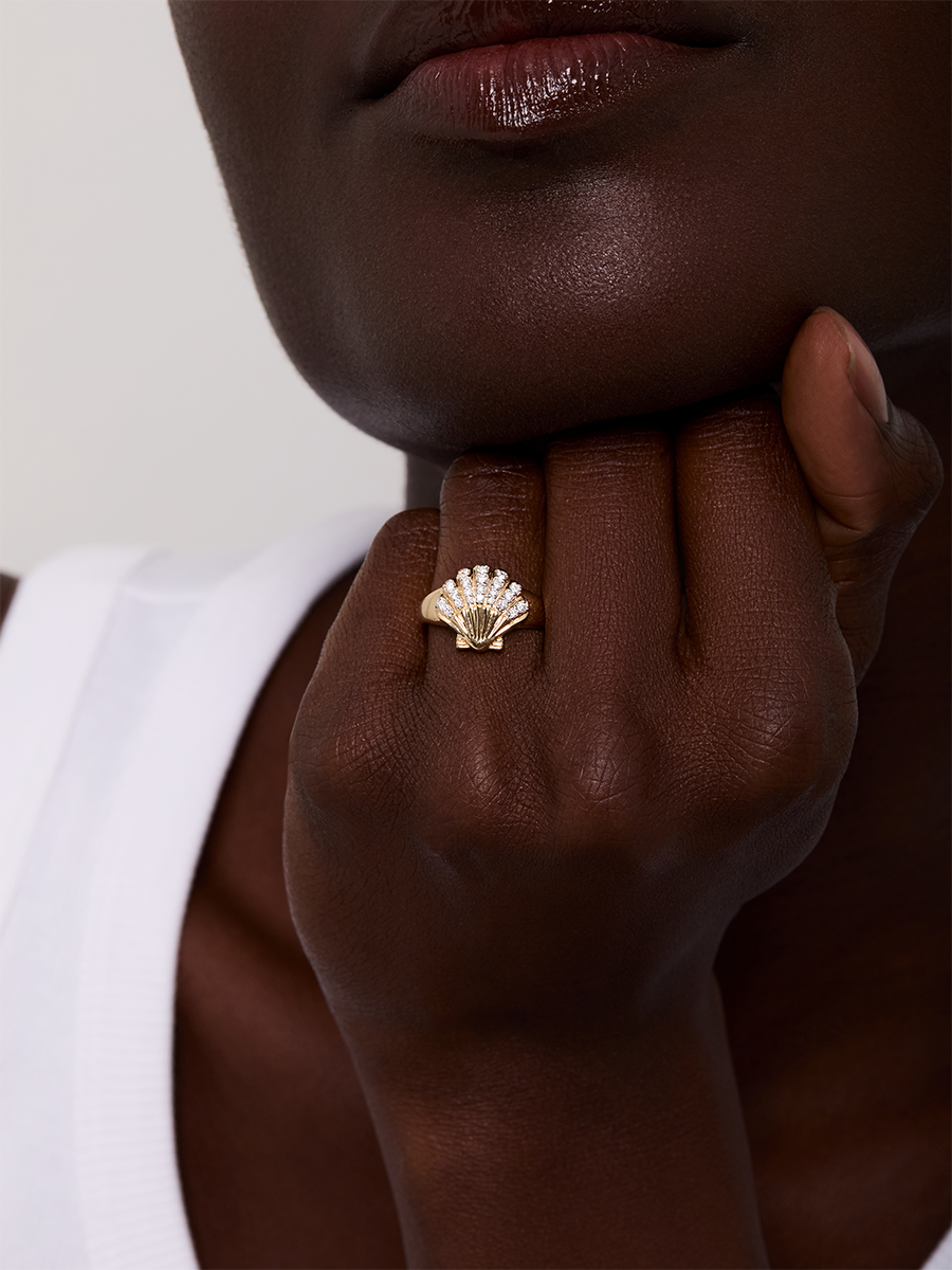 14kt Diamond Venus Signet Ring