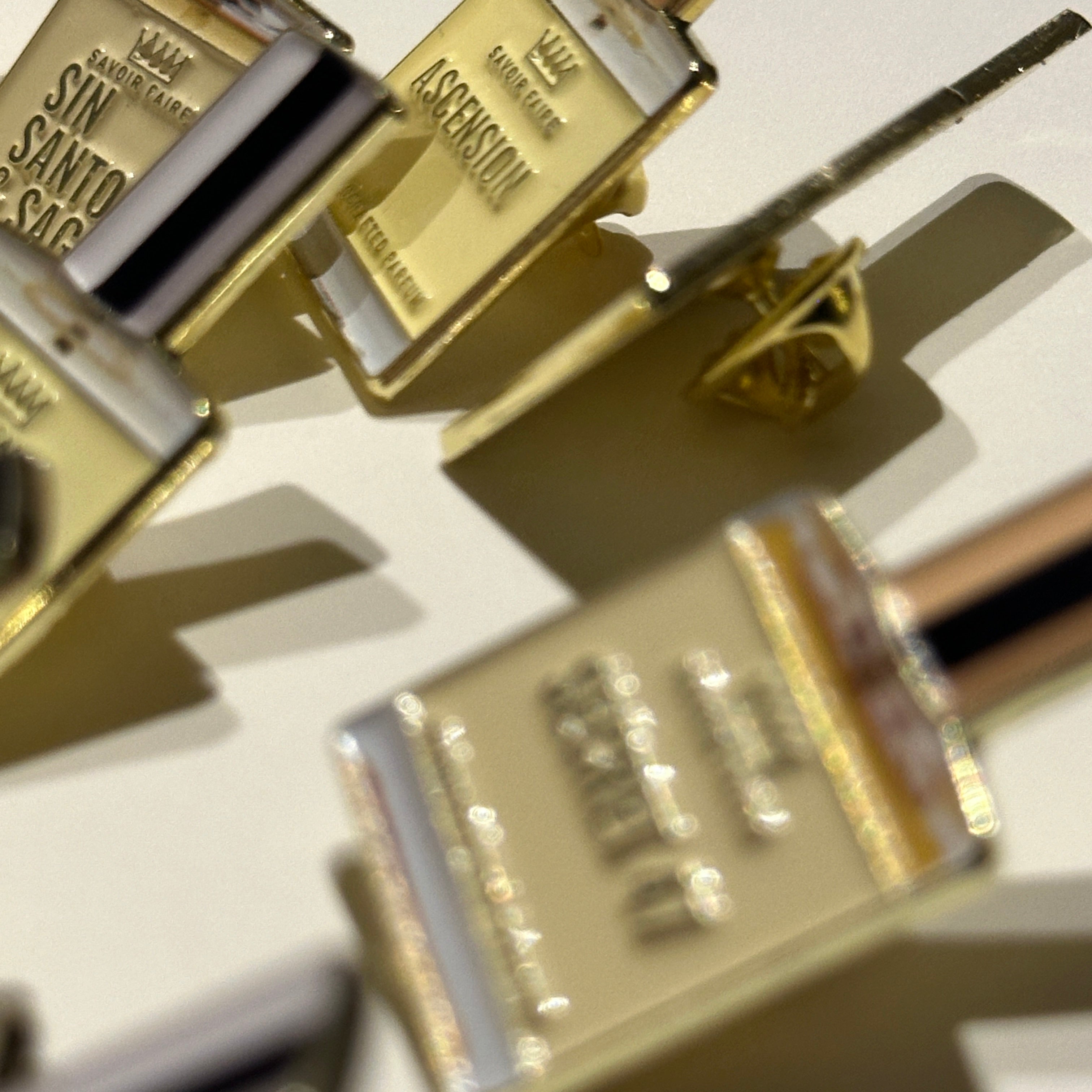 Classic Parfum Pins