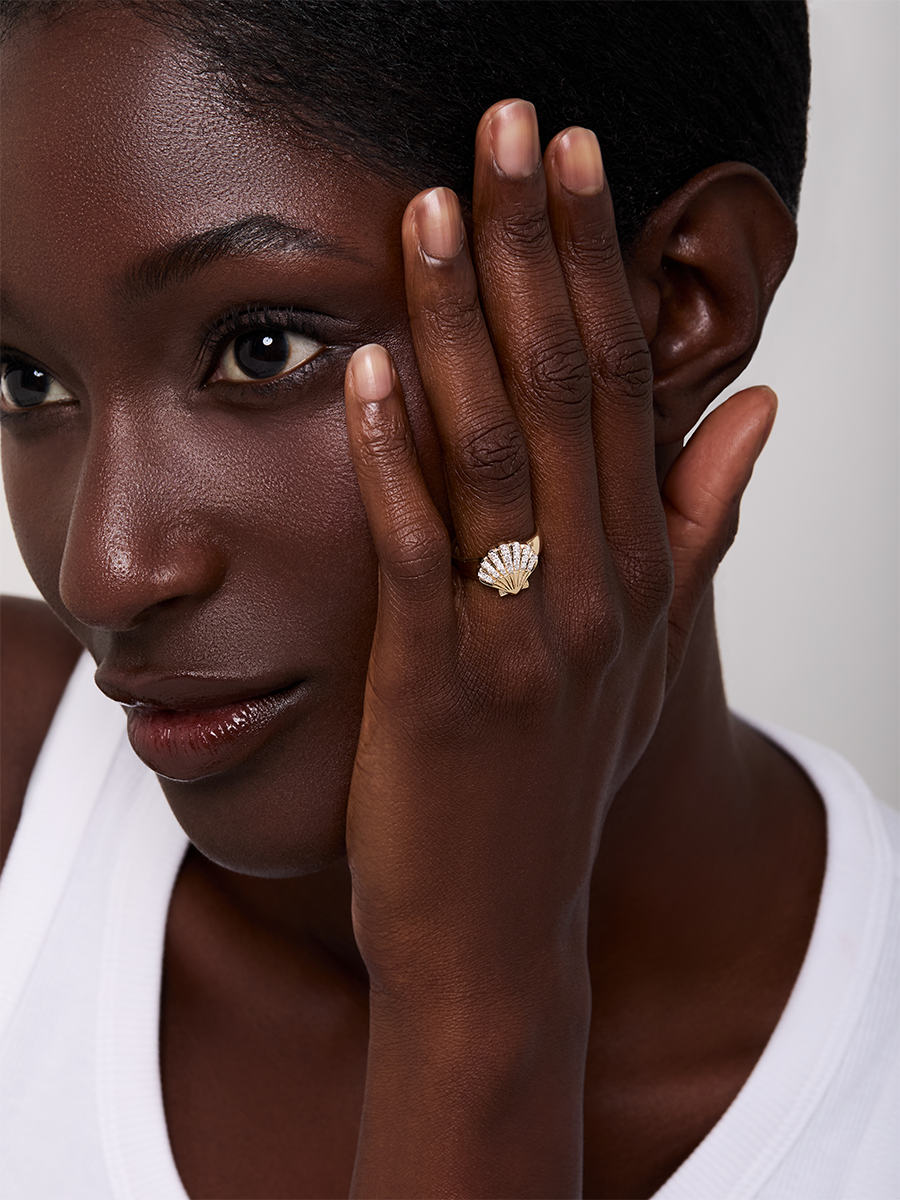 14kt Diamond Venus Signet Ring