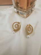 Stassi Pearl Earring