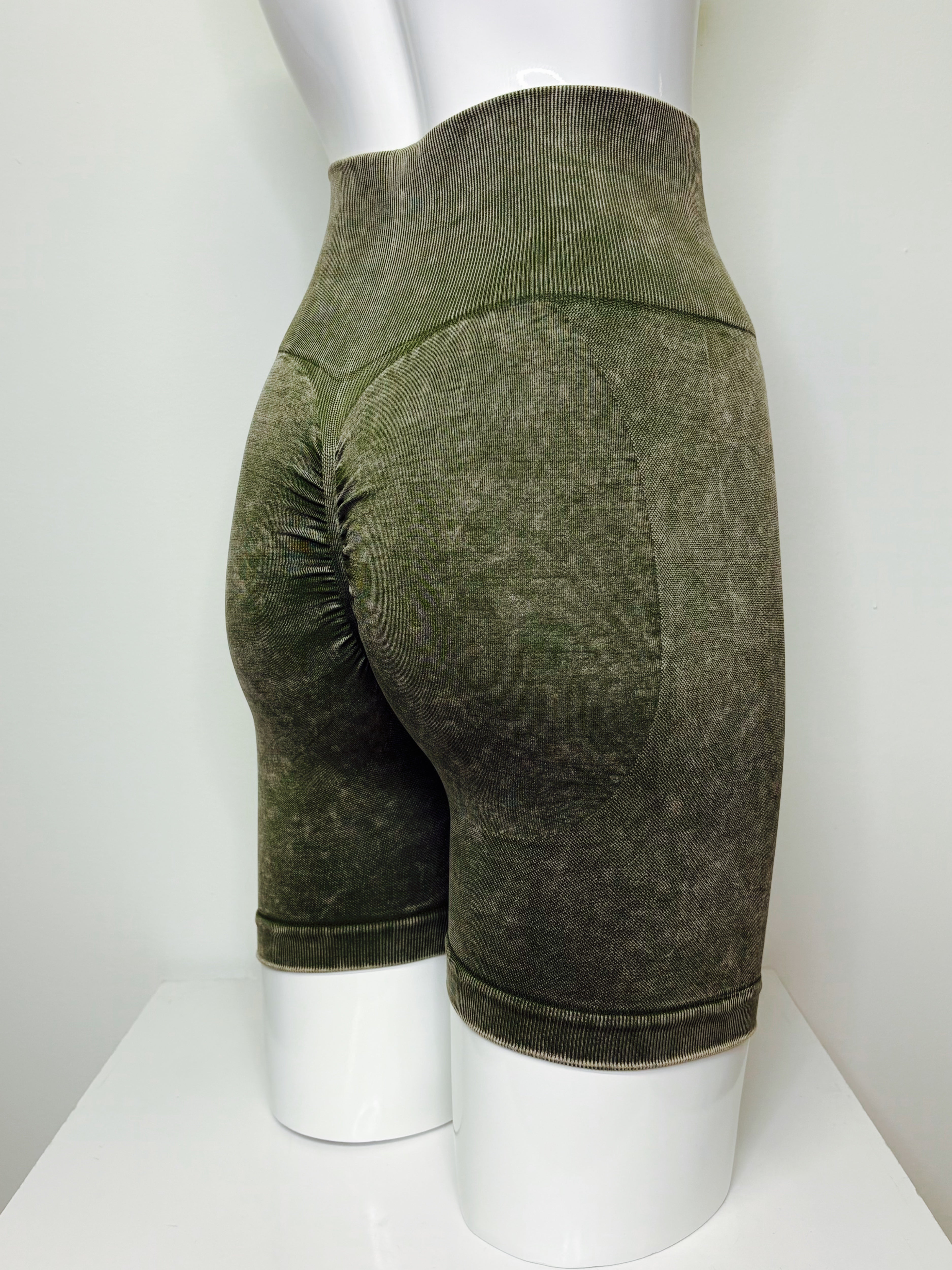 Sporty Bish set in Greenmount Olive