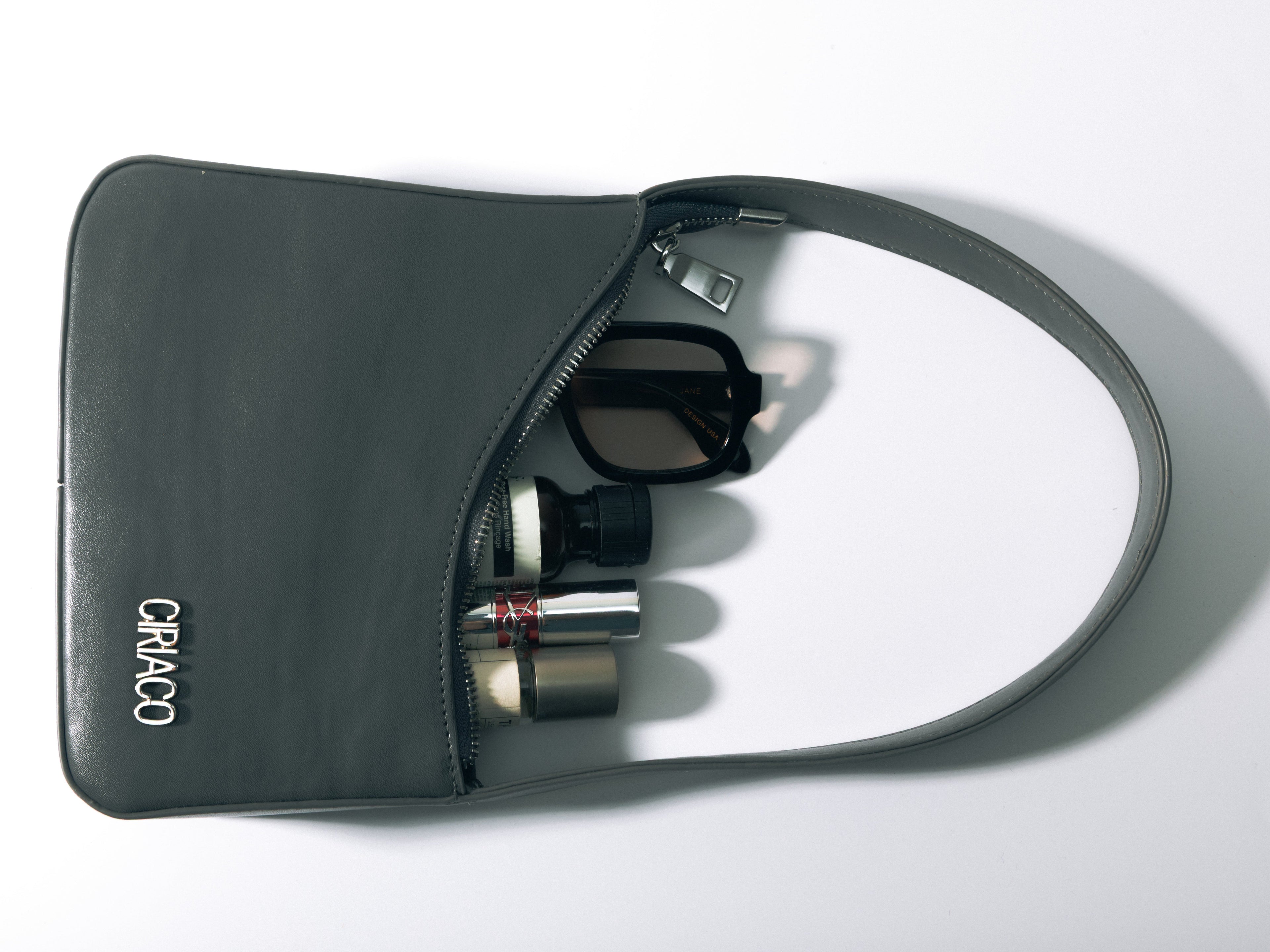 (READY TO SHIP) Ashley Elongated Handle Minimalist Baguette