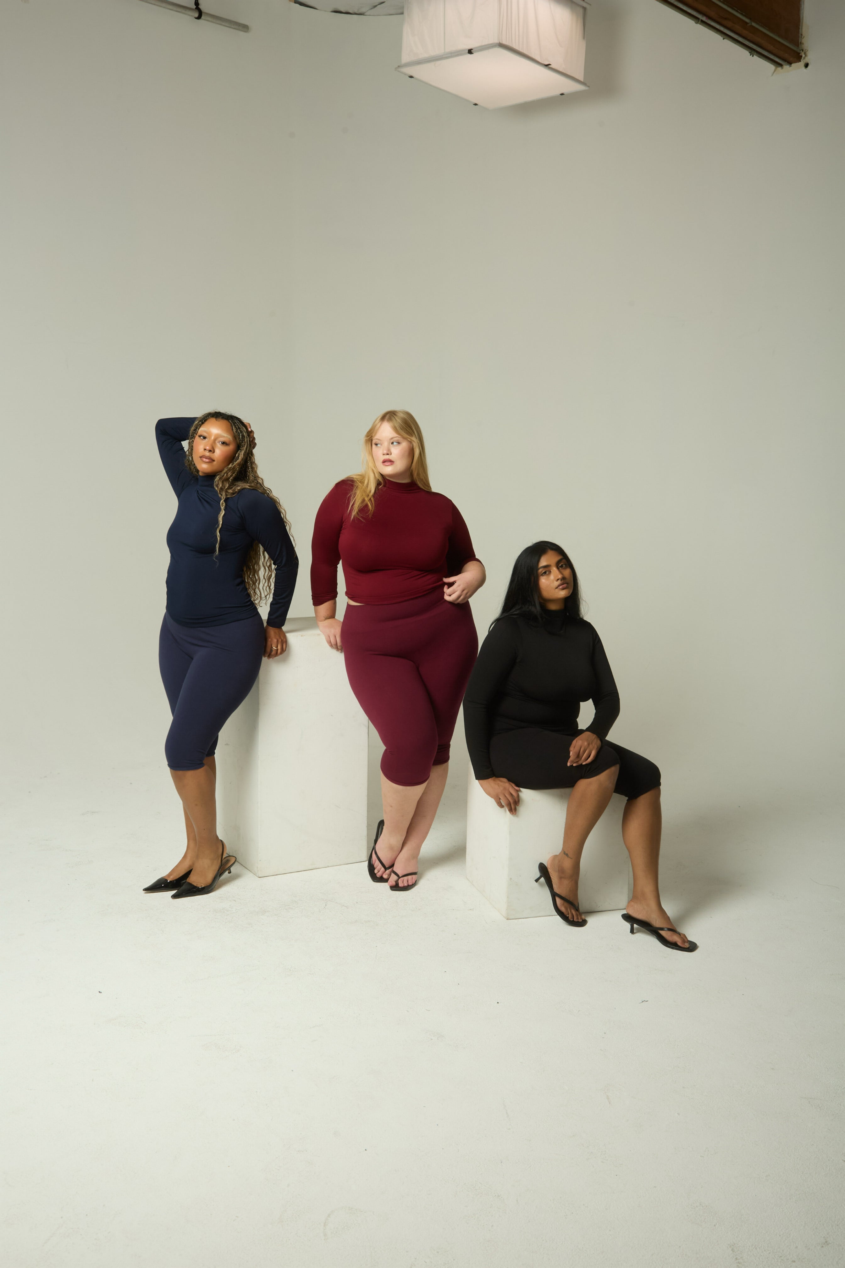 The Cotton Tummy Control Capri (navy)