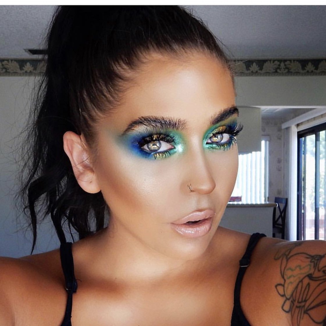 Highly Pigmented Eye Shadow Palette