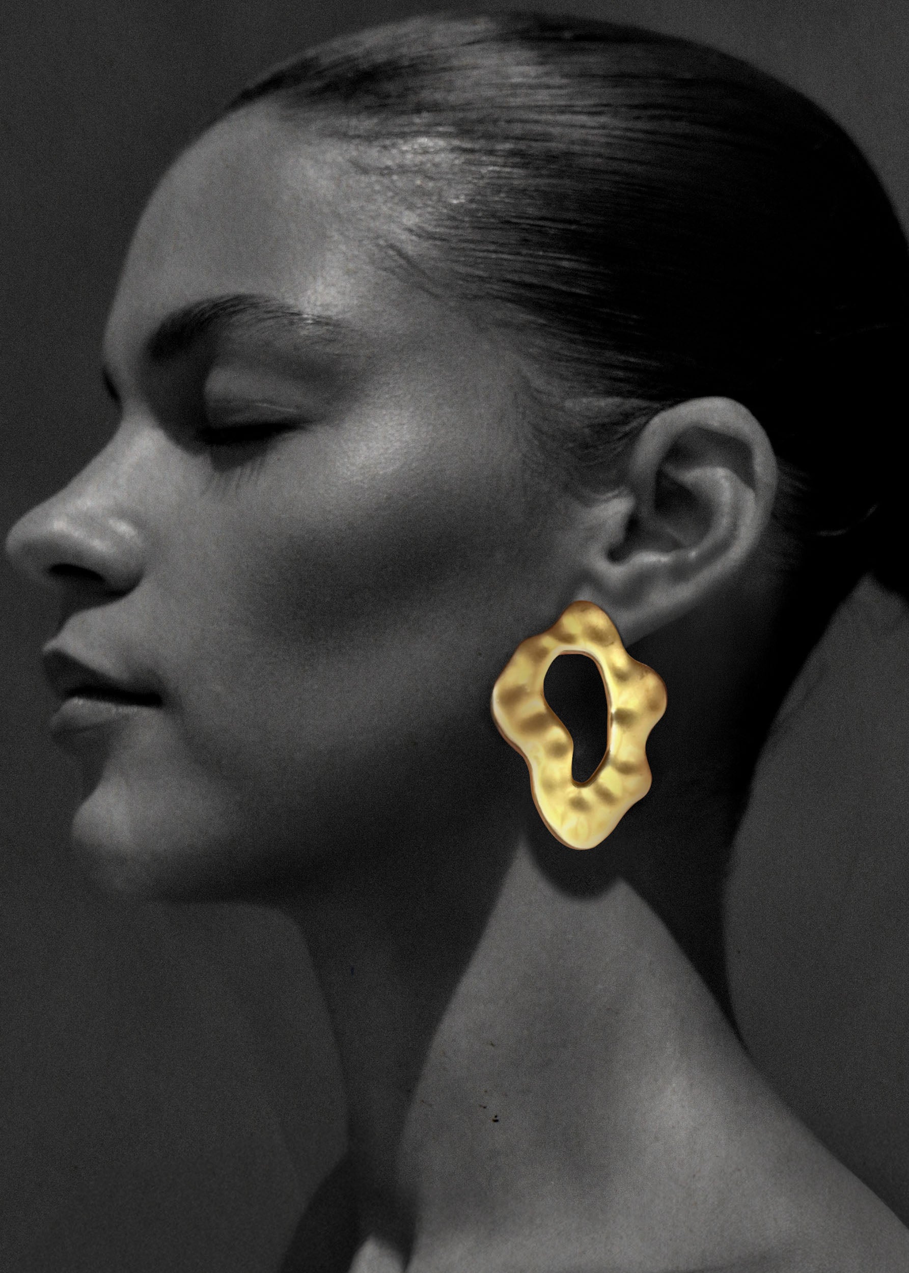 ISSA EARRING - GOLD