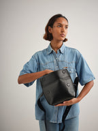 LARGE YARI - BLACK VITELLO