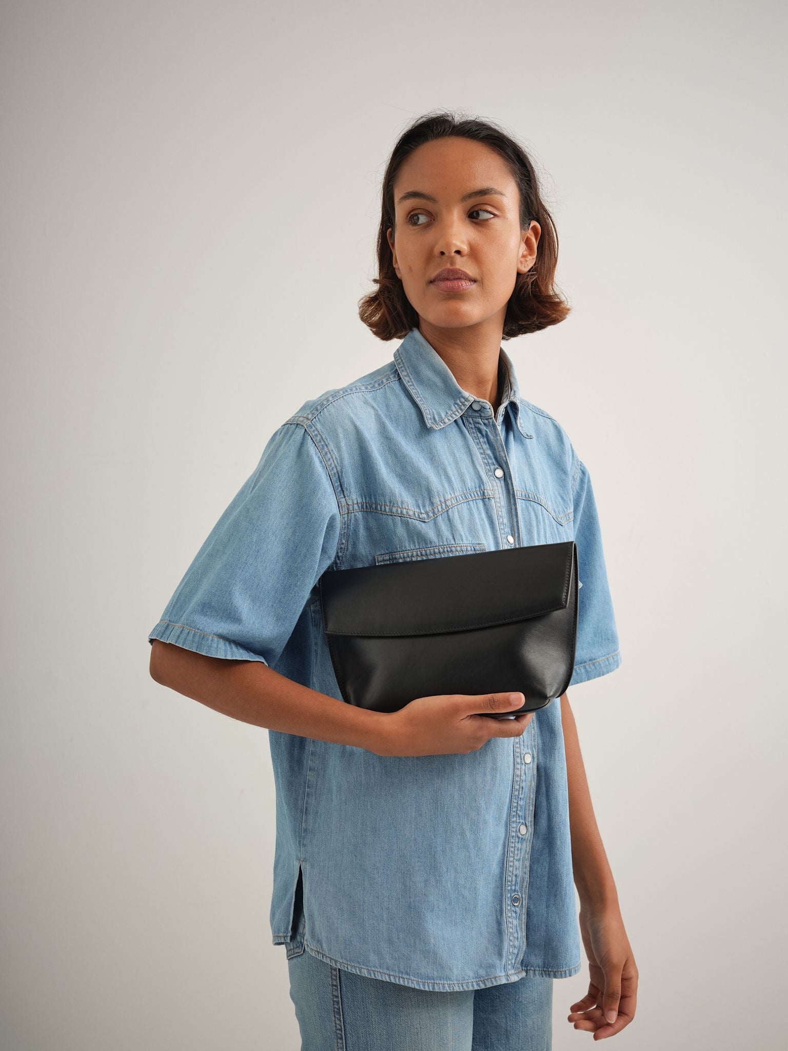 LARGE YARI - BLACK VITELLO