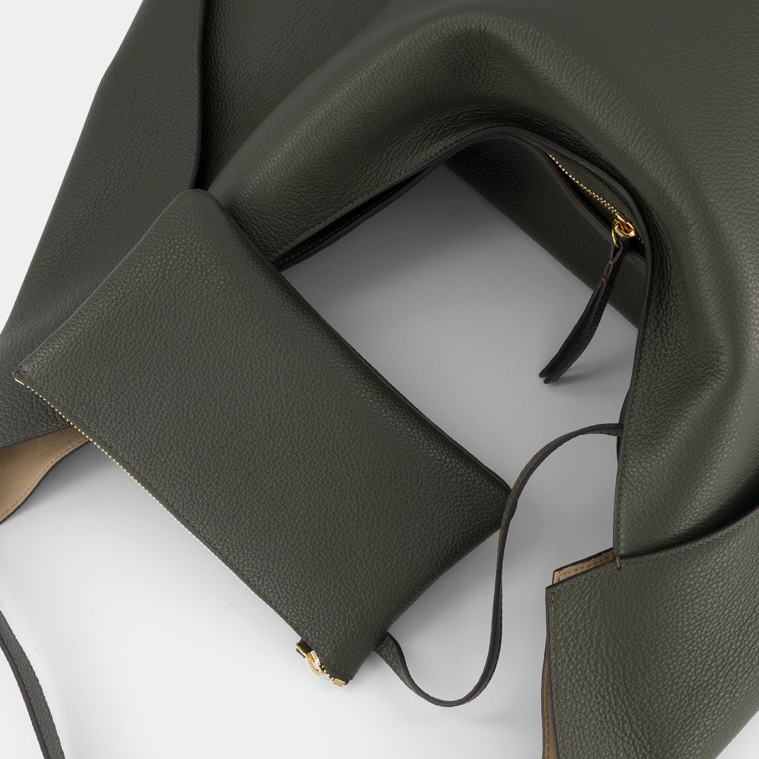 RIVA HOBO - PEBBLE GRAIN - DEEP MOSS