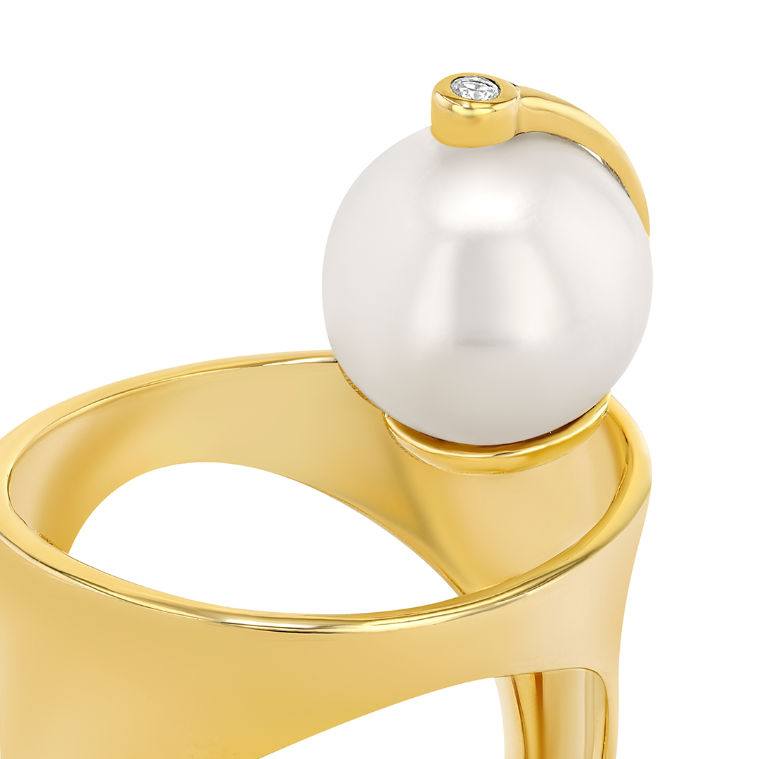 World Ring with Fresh Water Pearl