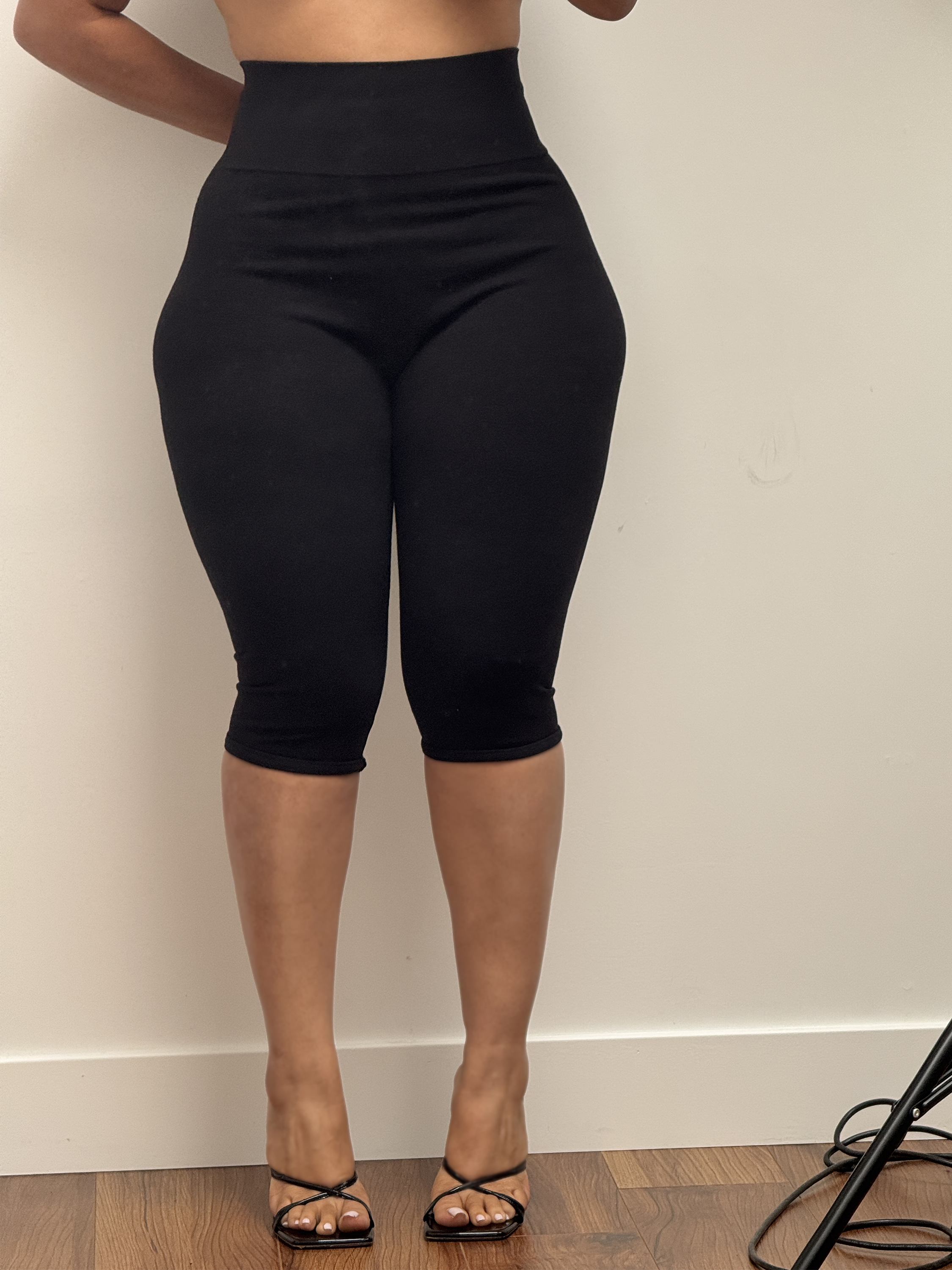 The Cotton Tummy Control Capri (olive)