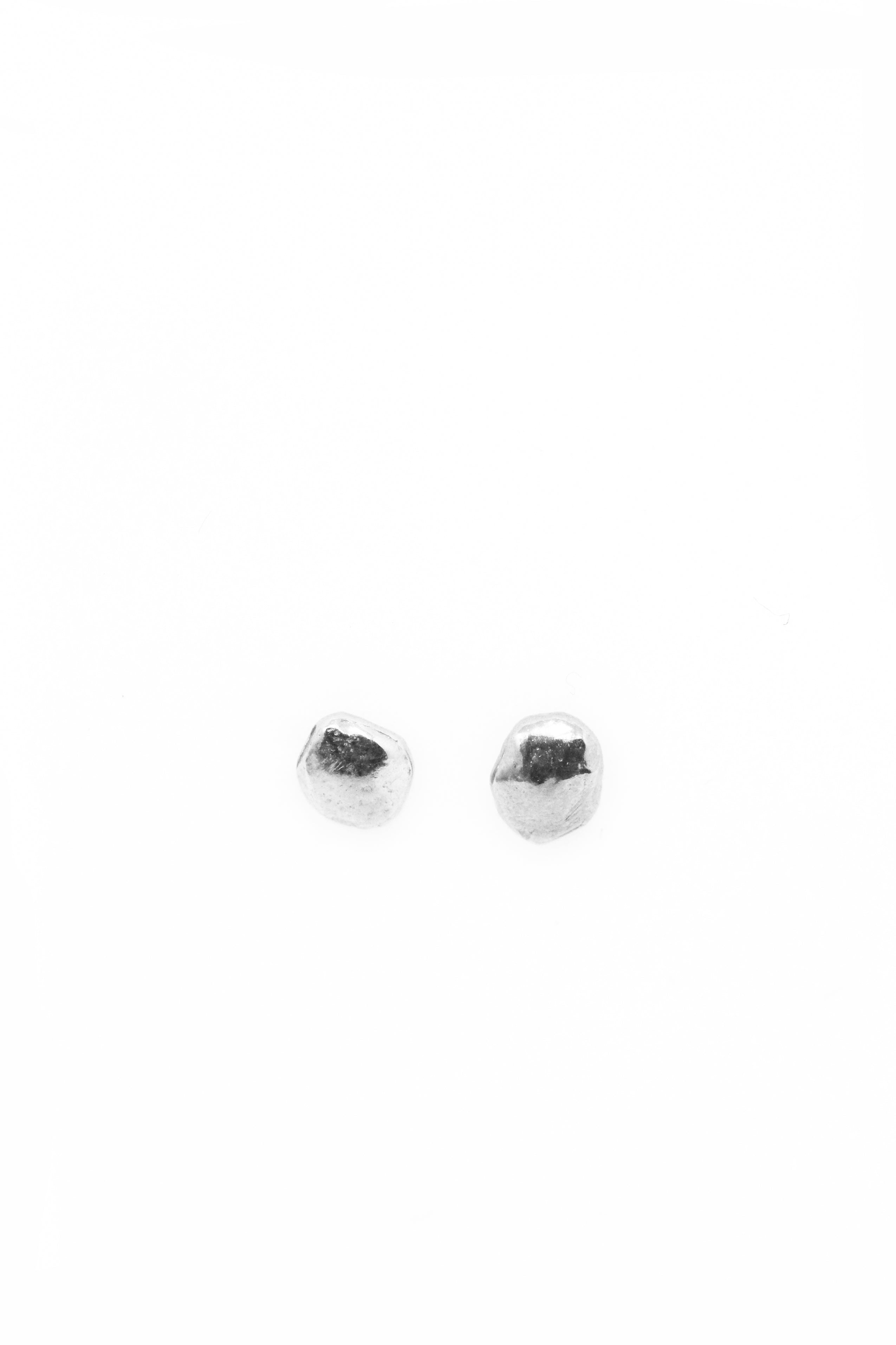 THE GOLD NUGGET Stud Earrings