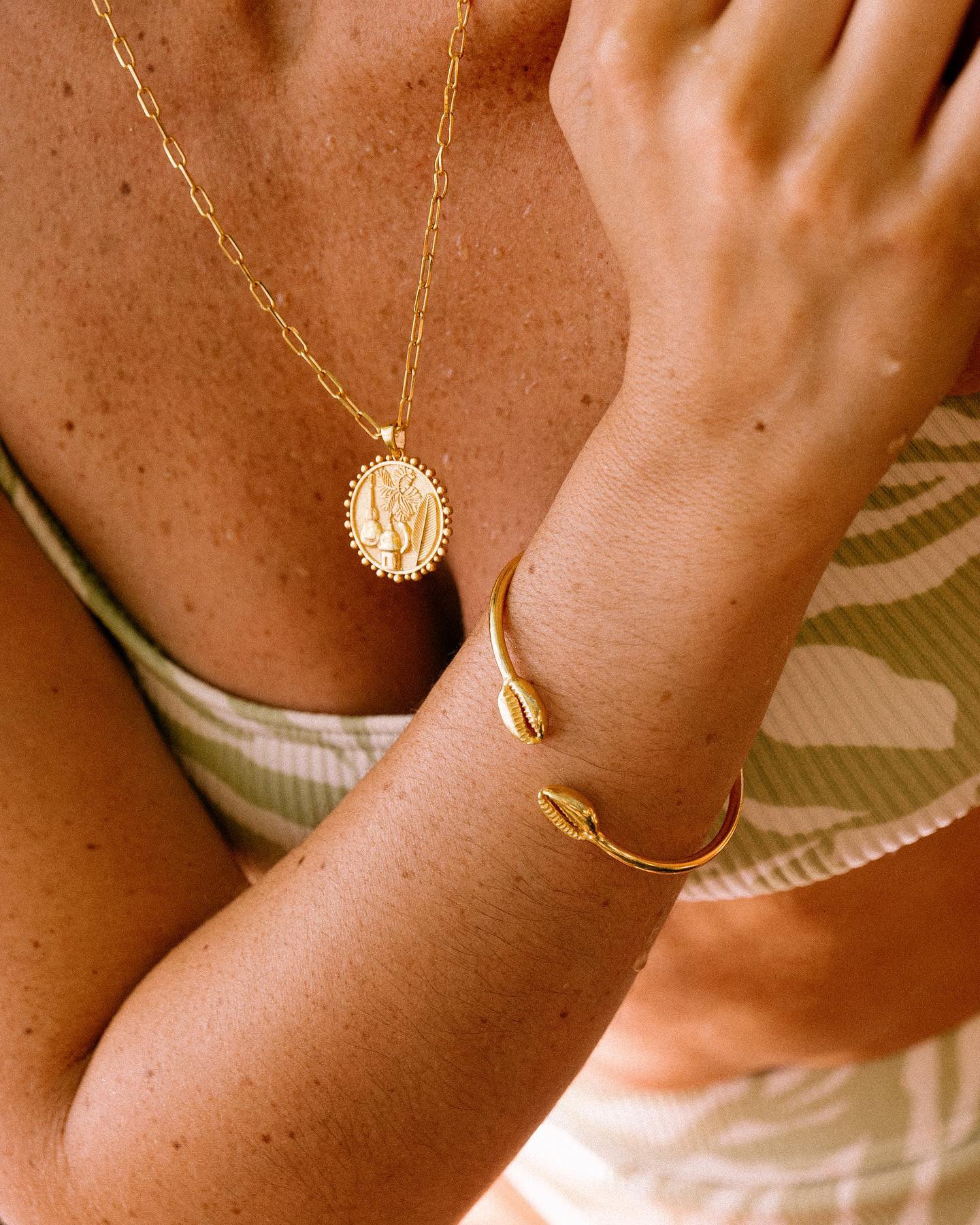 Cowrie Bangle 14k Gold