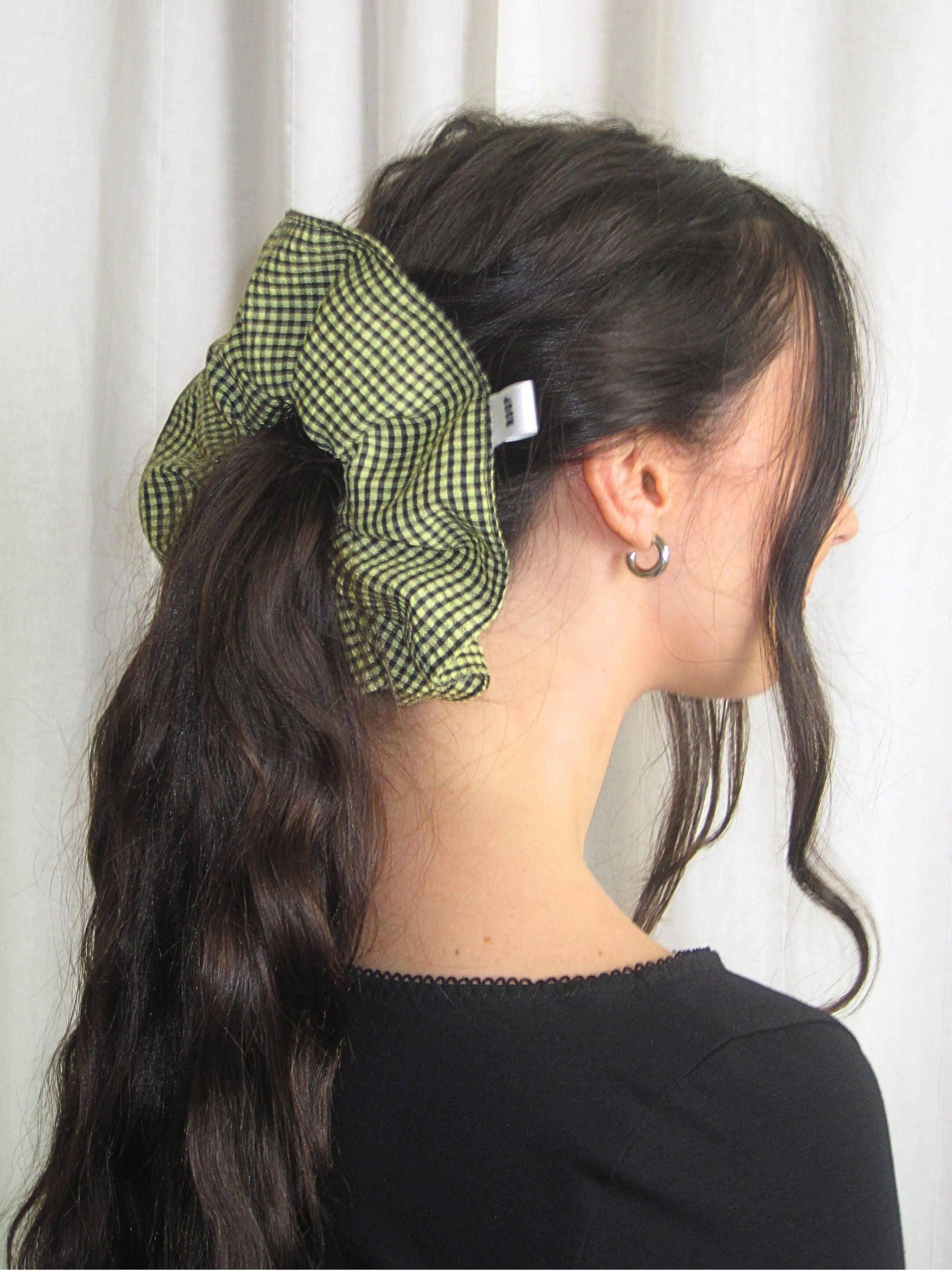 Melissa scrunchie in black and lime check