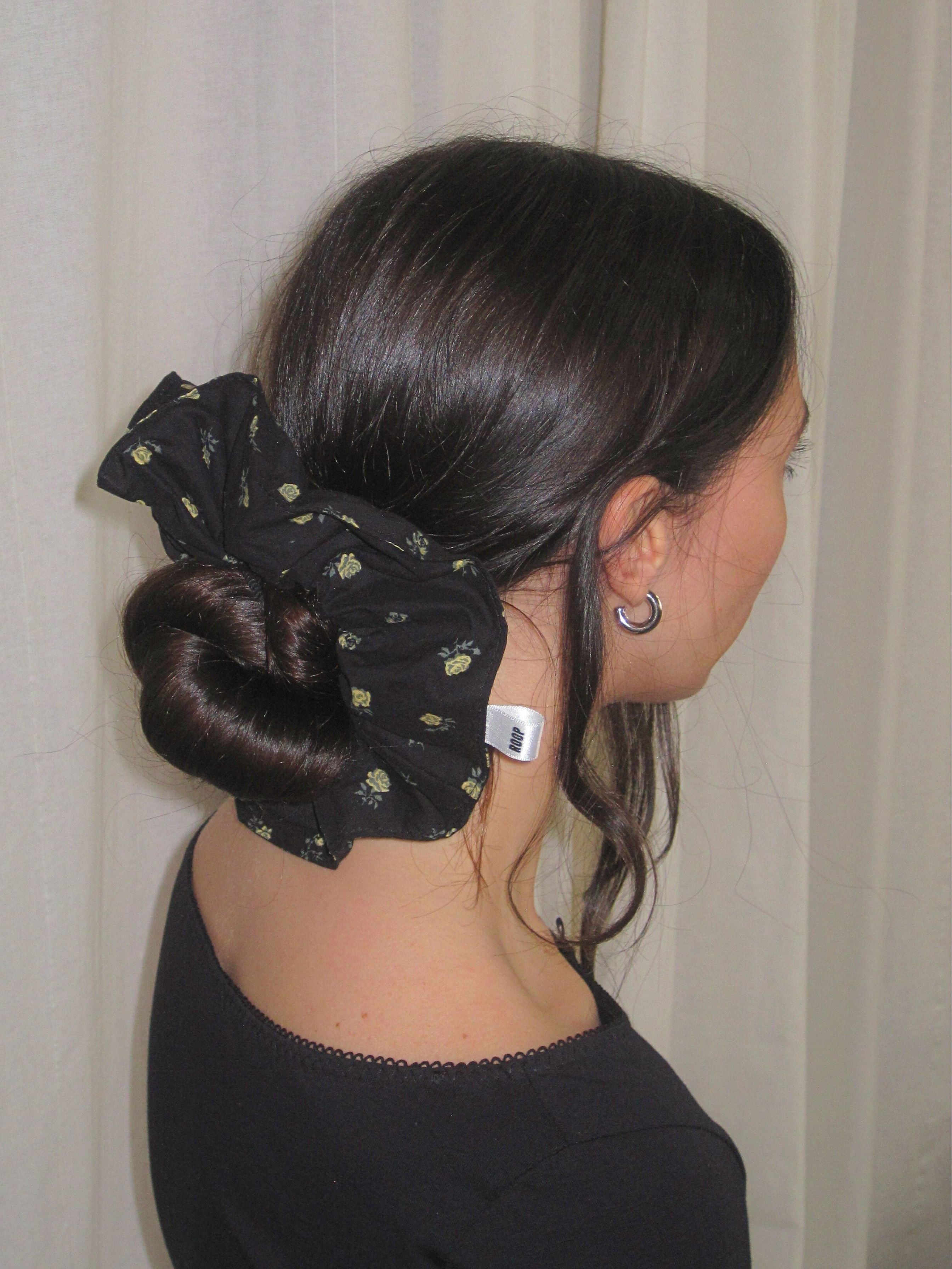 Melissa scrunchie in black floral